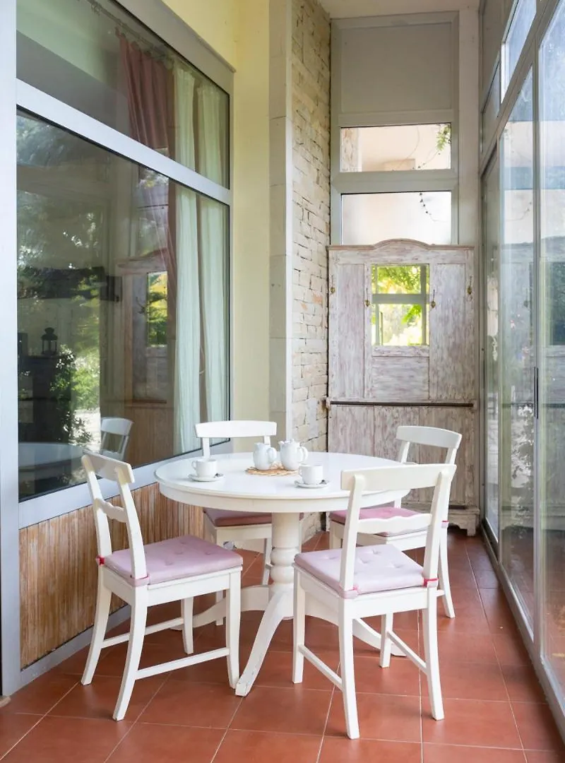 Amalurra Ecohotel & Retreat Center Laiseca